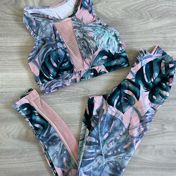 Cajubrasil Women’s athletic set - Picture 1 of 2